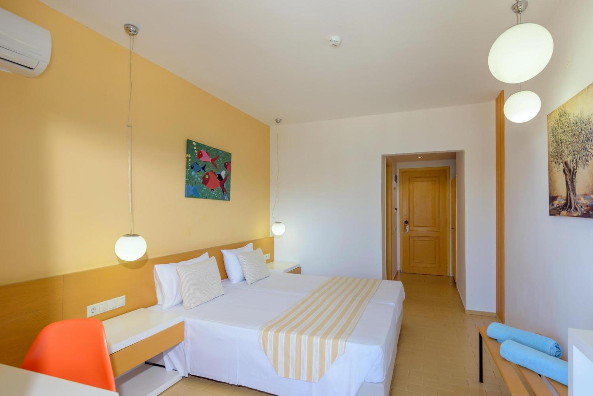 Zeus Hotels Palm Beach สตาลิดา ภายนอก รูปภาพ