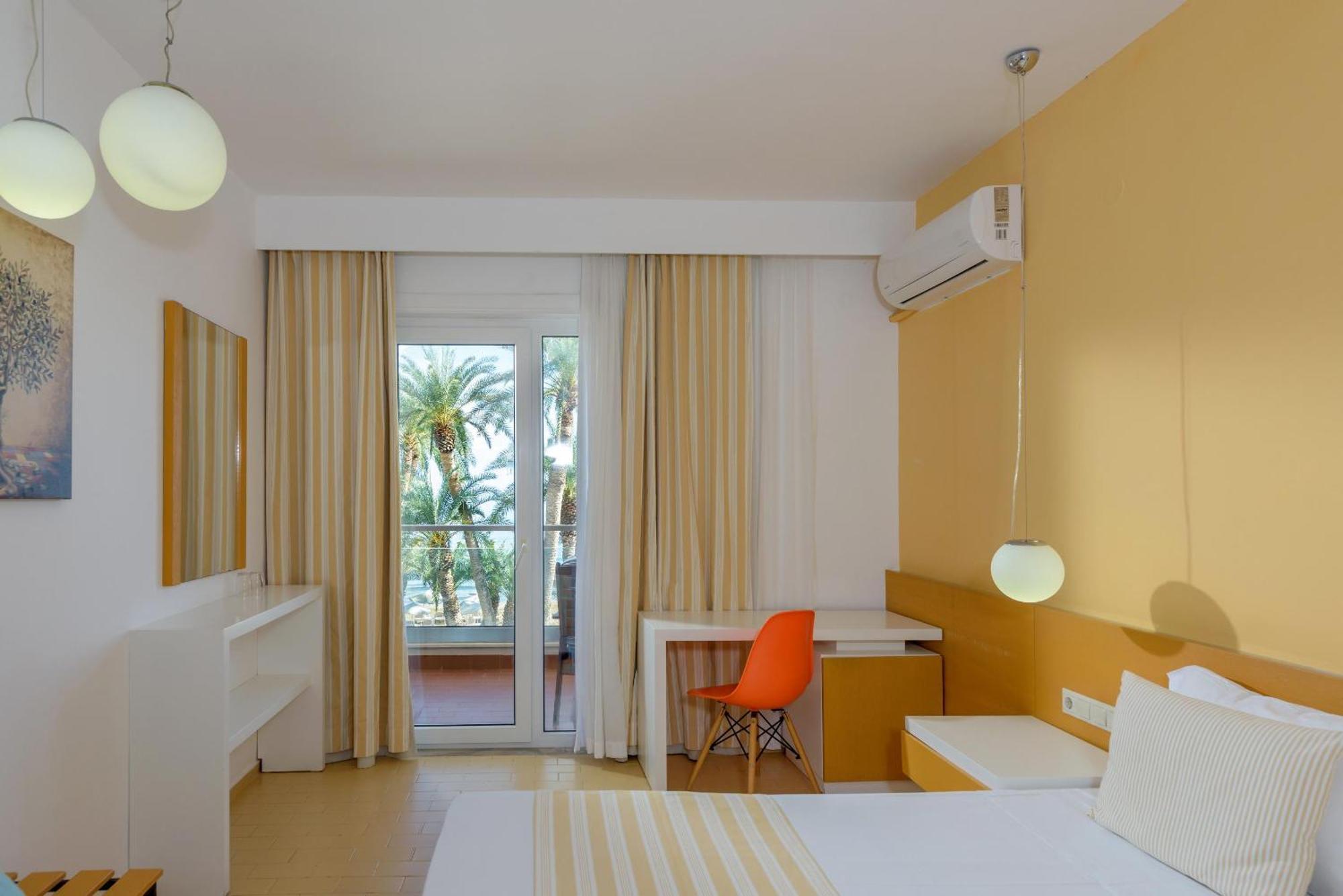 Zeus Hotels Palm Beach สตาลิดา ภายนอก รูปภาพ